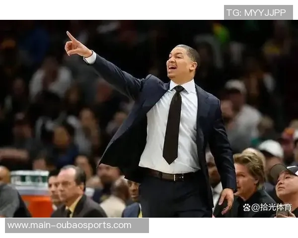 卢教练称约翰科林斯为球队关键球员将确保其发挥最佳位置优势