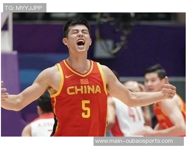 翟晓川与赵睿方硕共赏王楚钦比赛现场气氛热烈嗓音嘶哑尽显激情