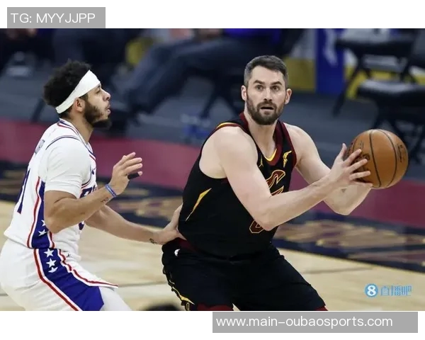 开拓者官方分享凯勒布乐福离开球馆时携篮球的温馨瞬间 开拓者官方分享凯勒布乐福离开球馆时携篮球的温馨瞬间