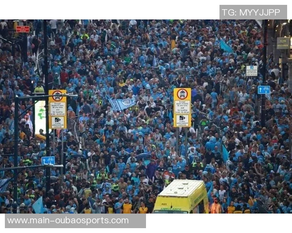 弗拉门戈球迷乘坐巴士发生翻车事故造成三人重伤 弗拉门戈球迷乘坐巴士发生翻车事故造成三人重伤