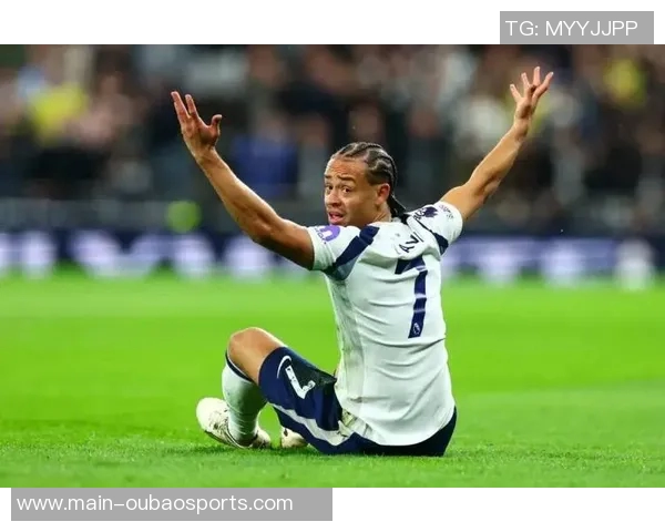 热刺6500万新援西蒙斯状态低迷9场未进球续约5年周薪20万镑引发热议 热刺6500万新援西蒙斯状态低迷9场未进球续约5年周薪20万镑引发热议