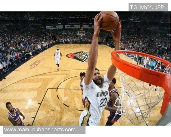 布克下半场狂砍29分却遗憾绝杀三分失手全场32分上半场表现惨淡仅得9中1