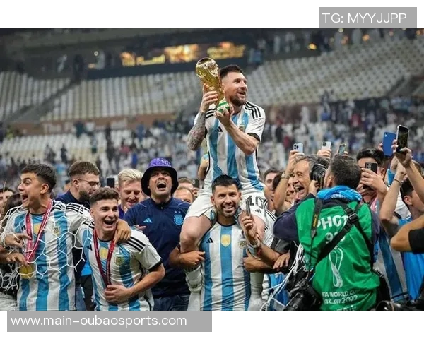 C罗征服三大联赛是否还需世界杯证明自己梅西未能做到的成就