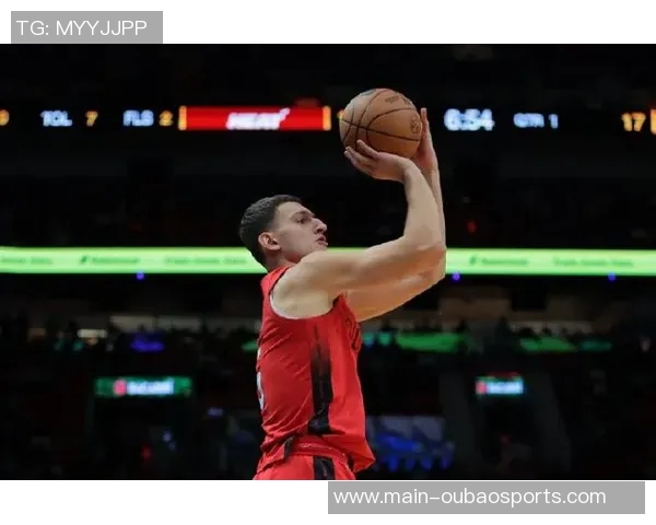 约维奇谈热火团队氛围强调相互鼓励共克难关