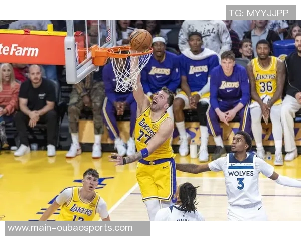 湖人新赛季四场比赛均有球员得分40东契奇和里夫斯表现惊艳