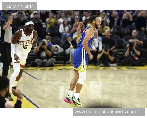 勇士半场领先太阳19分穆迪库里合力发威布克独撑球队